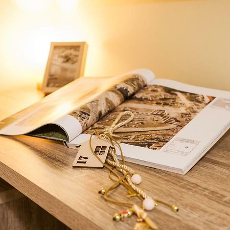 Private Central View Rooms In Apartment Near To Acropolis Metro Station Athens Ngoại thất bức ảnh